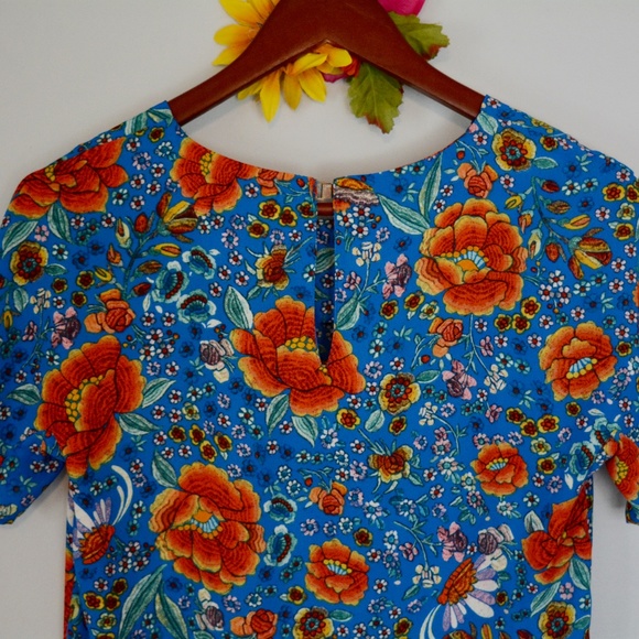Short Sleeve Floral Blouse - Picture 4 of 7
